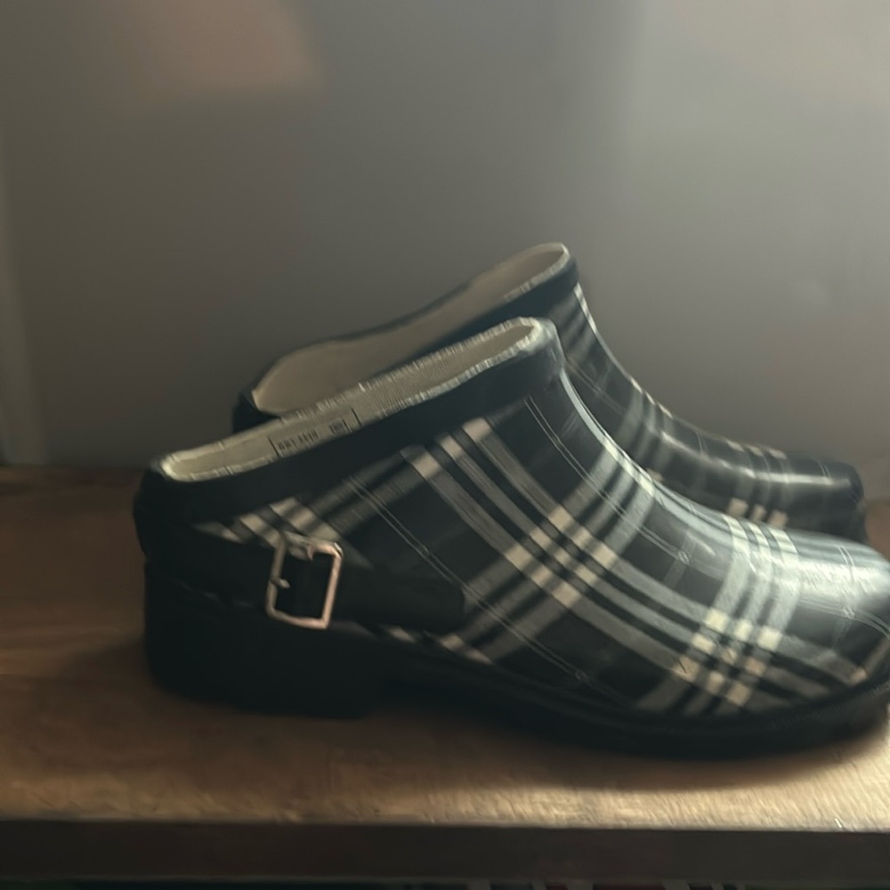 Like new Rain Clogs.
